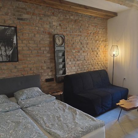 Motyl Apartamenty Studio Lub Pokoj Z Lazienka Битом Екстер'єр фото