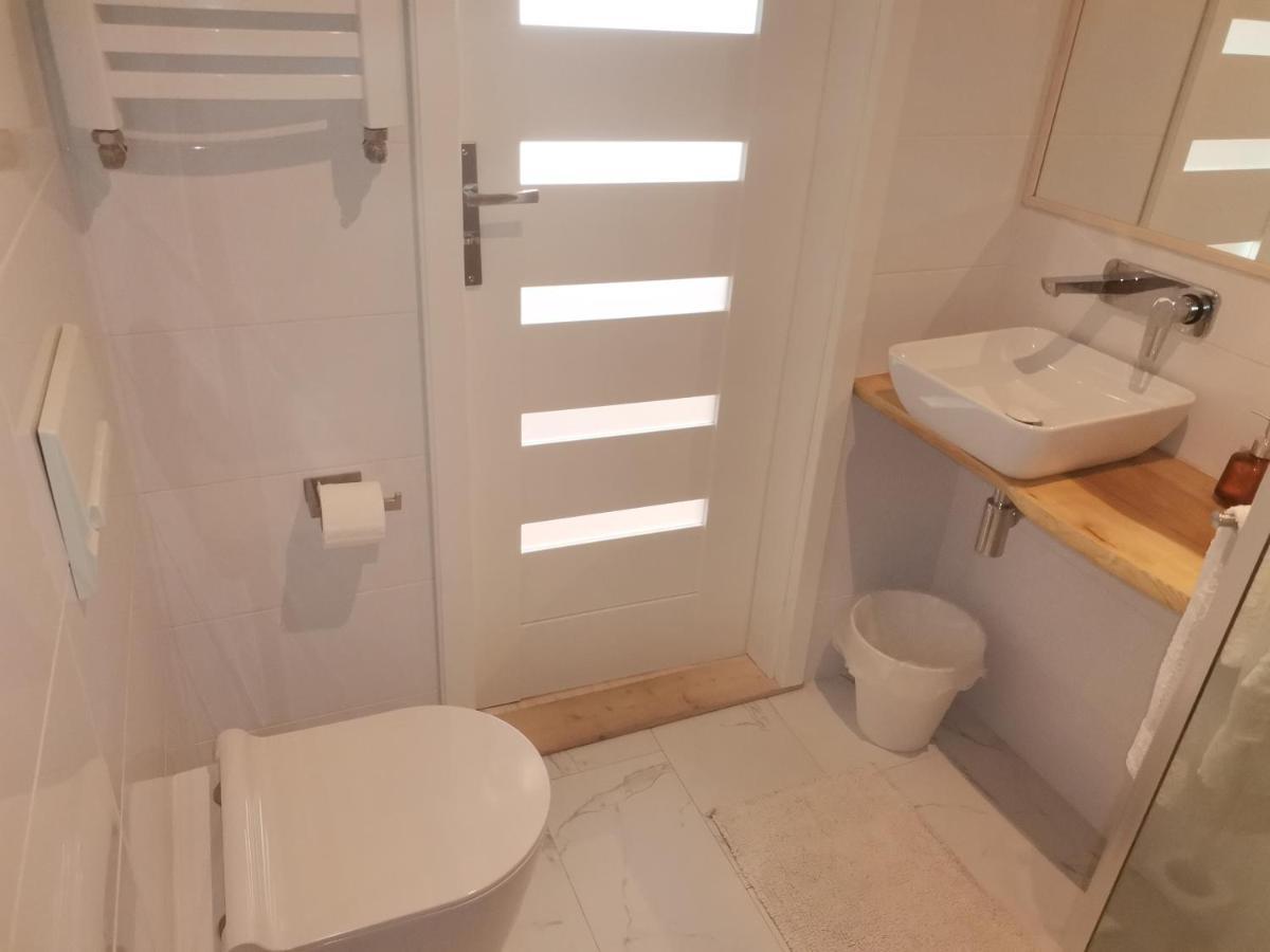 Motyl Apartamenty Studio Lub Pokoj Z Lazienka Битом Екстер'єр фото