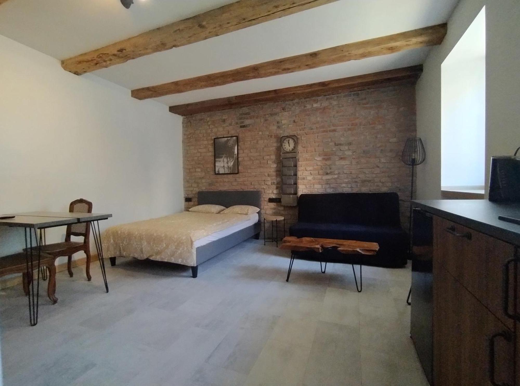Motyl Apartamenty Studio Lub Pokoj Z Lazienka Битом Екстер'єр фото